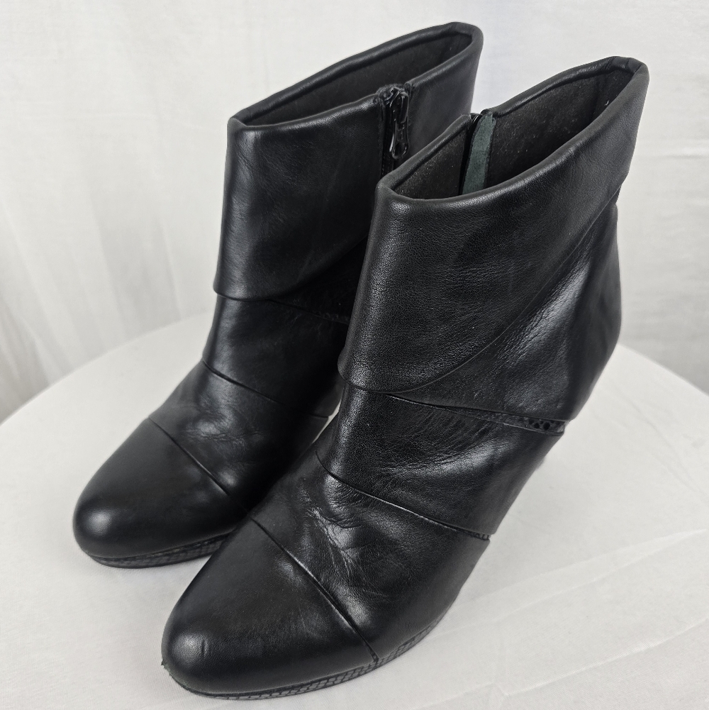 Umberto Raffini Elegant Black Ankle Leather Heeled Booties Sz 41/10.5